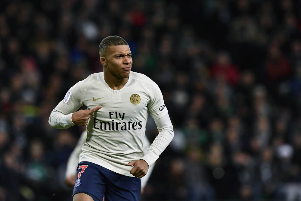 张艺谋人民日报撰文：年轻人是中国电影的未来